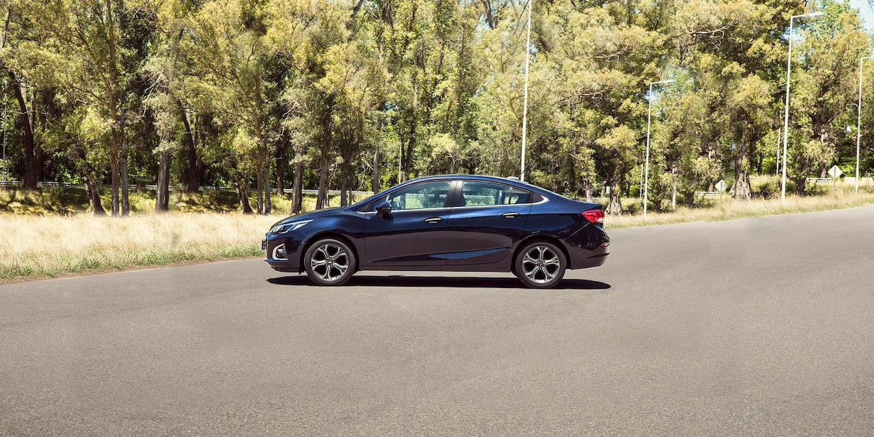 chevrolet-cruze-2020-2023-lateral