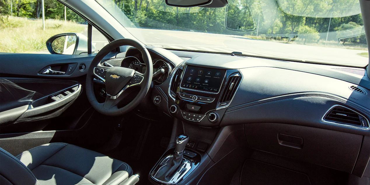 cruze-sedan-espaco-interior-chevrolet