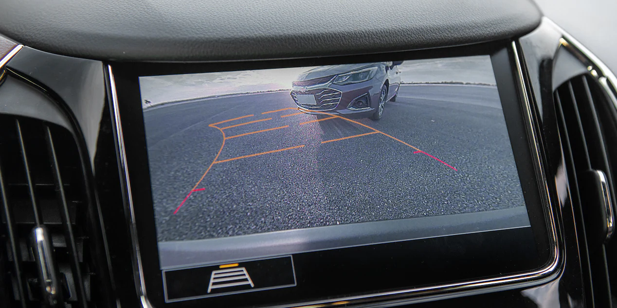 interior-cruze-2020-23-mylink-chevrolet