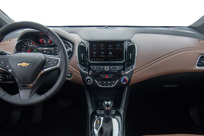 interior-cruze-2023-chevrolet-painel