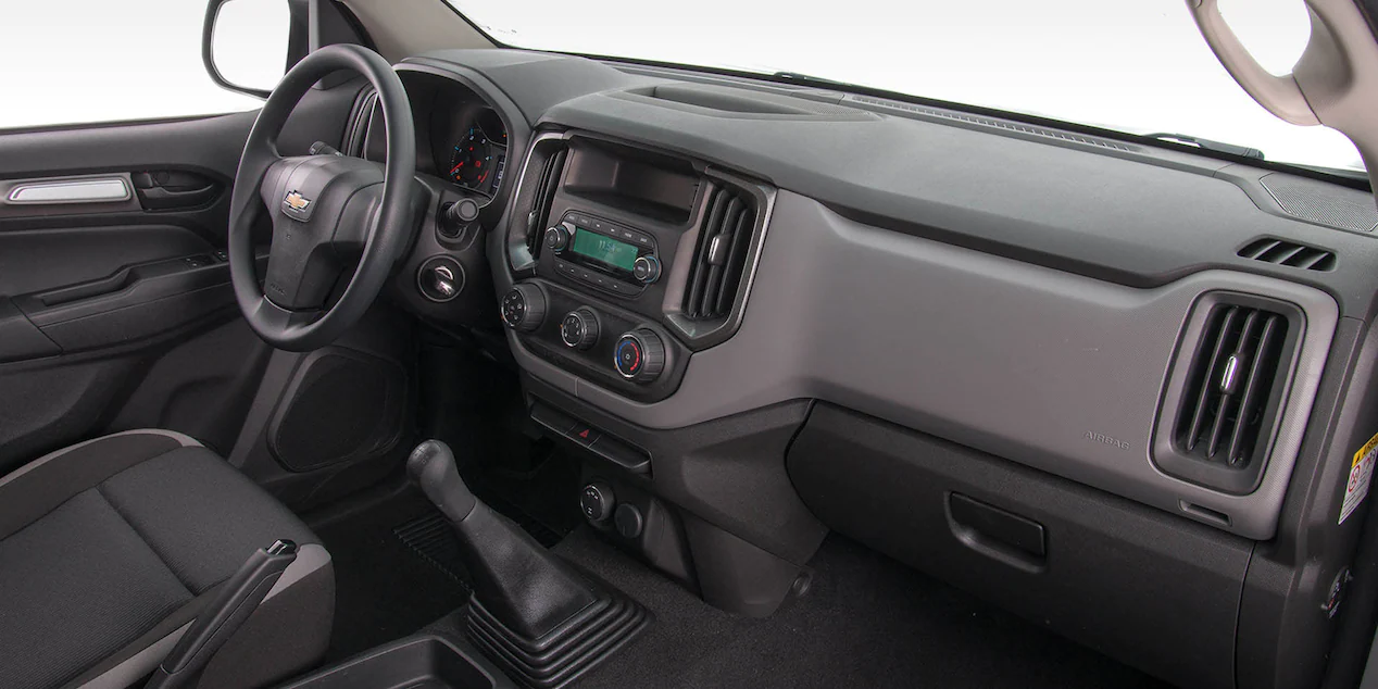 s10-cab-simples-interior-painel-volante