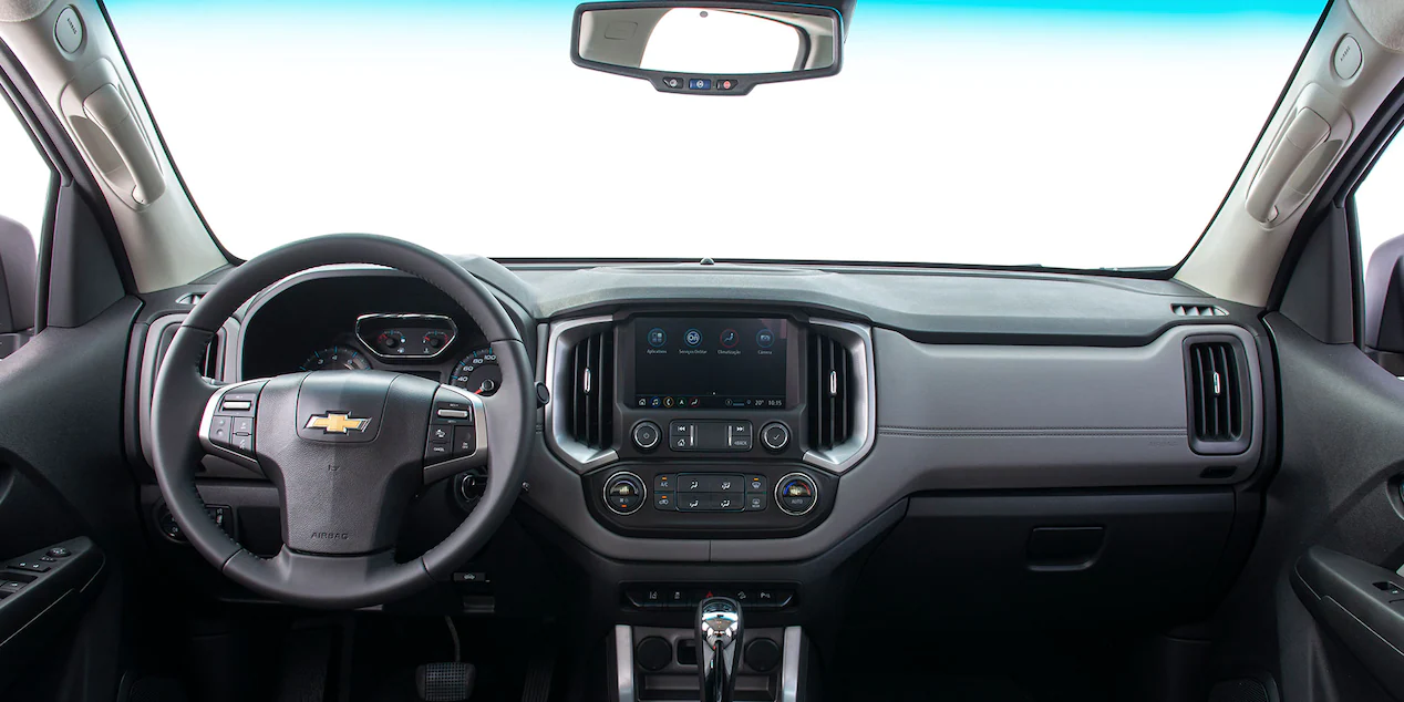 s10-cabine-dupla-ltz-design-interior-painel