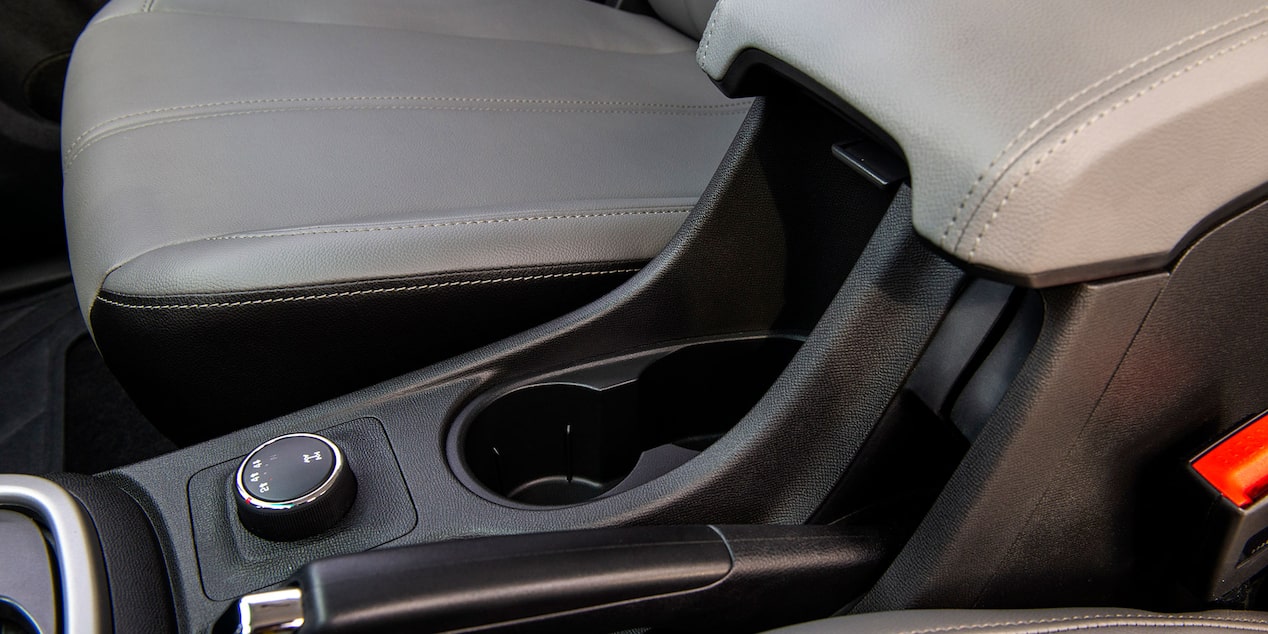 s10-cabine-dupla-ltz-design-interior-porta-objetos